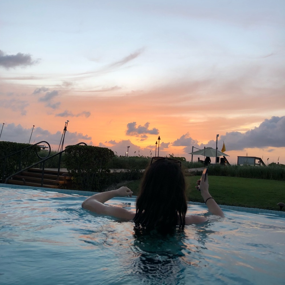 Meet your Posher, Becca